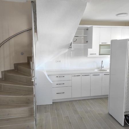 Cesme Burcu Sitesi Yaman Villa Luaran gambar