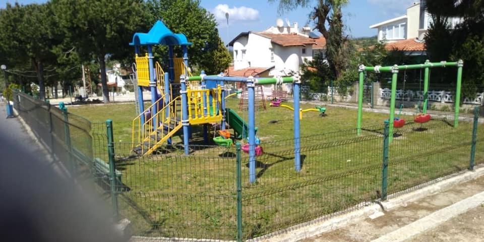 Cesme Burcu Sitesi Yaman Villa Luaran gambar